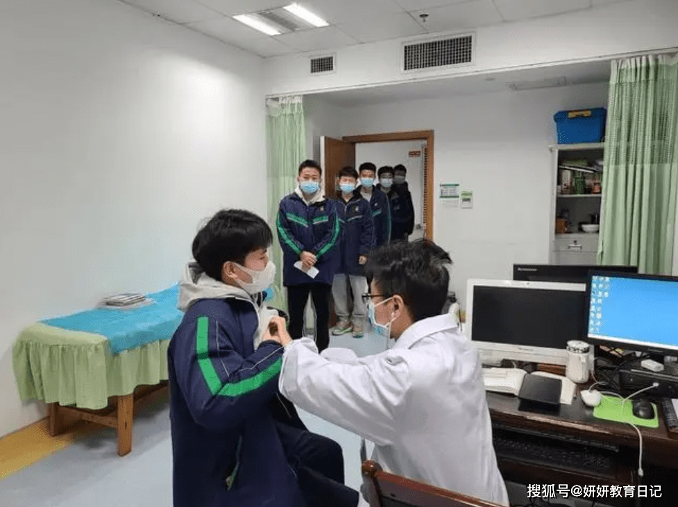 爱游戏全站-包含摩纳哥今晚完成体检上海申花更衣室发声备战法国杯，这操作让人直呼：巴塞罗那转会期远射贴柱的词条